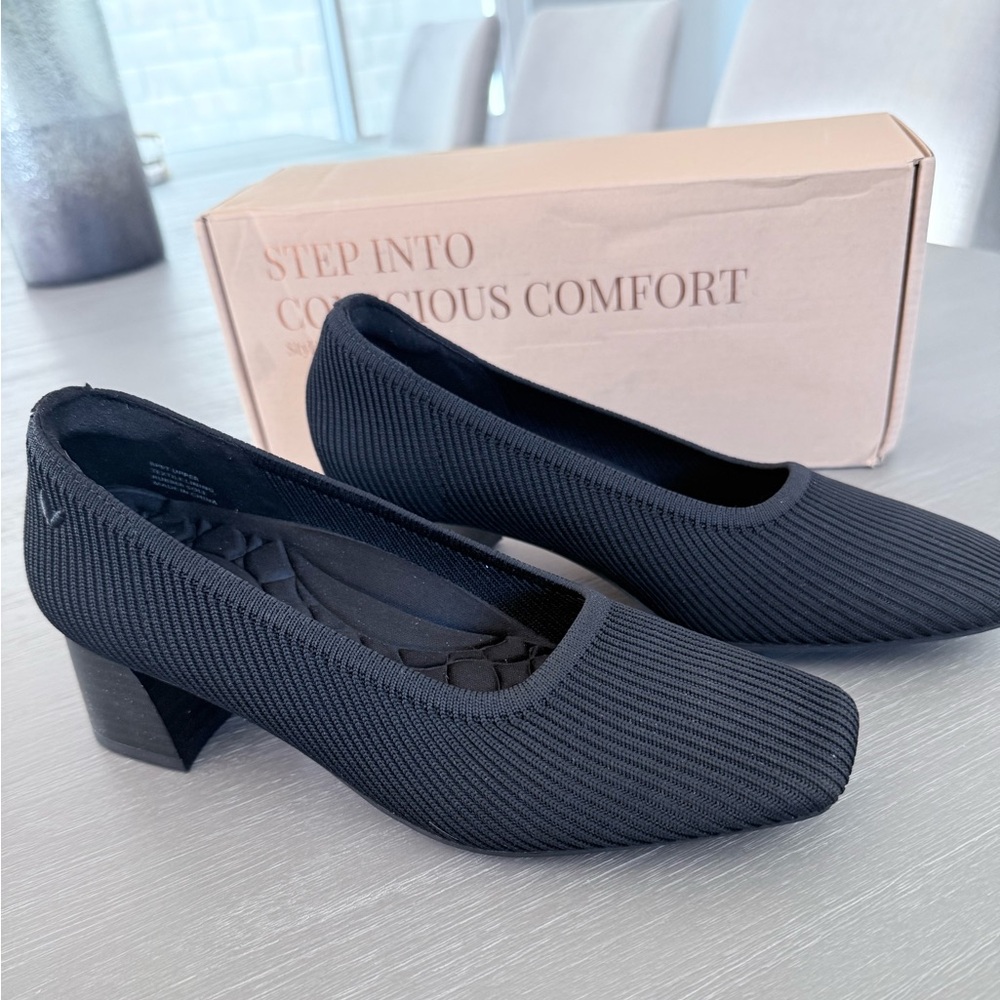 Chunky heel blk pumps, square toe, easy slip on & comfortable. New in Box
